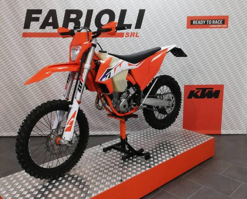 EXC 250 F (2023) usata bergamo