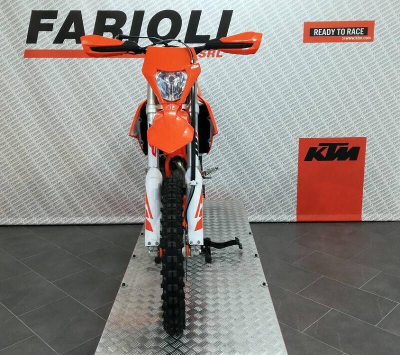 EXC 250 F (2023) usata bergamo