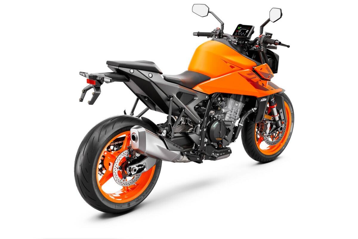 Moto KTM  2024 990 Duke Bergamo Pronta Consegna