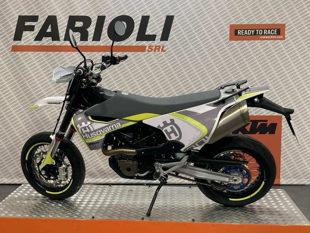 701 SUPERMOTO usata bergamo